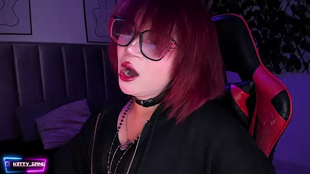 Kitty Gang online show from October 2025 02:01:01 AM