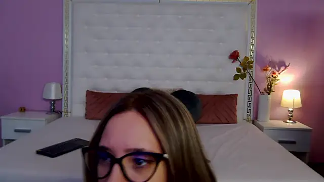 Snapshot of Lenna_Paul chatting on June 2026 04:15:01 AM Lenna Paul online show from June 2026 04:15:01 AM