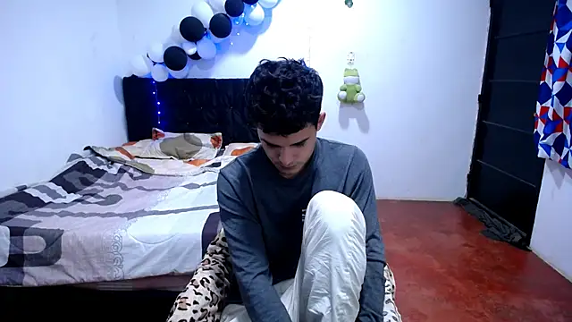 freddy romas online show from December 2025 07:58:02 AM