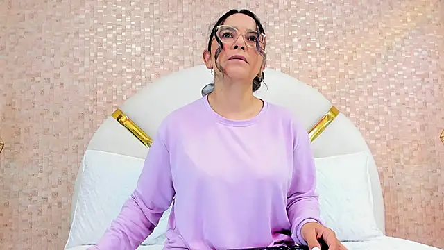 sophie 1 online show from January 2025 03:05:02 AM