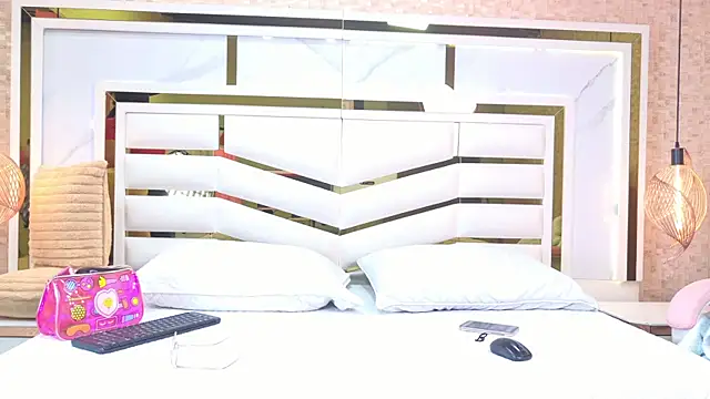 Snapshot of sophie_1 chatting on October 2025 03:51:02 AM sophie 1 online show from October 2025 03:51:02 AM