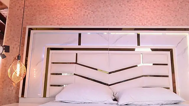 Snapshot of sophie_1 chatting on October 2025 03:07:02 AM sophie 1 online show from October 2025 03:07:02 AM