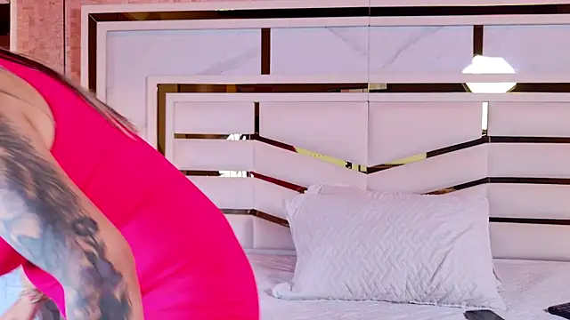 Snapshot of sophie_1 chatting on November 2025 03:06:01 AM sophie 1 online show from November 2025 03:06:01 AM