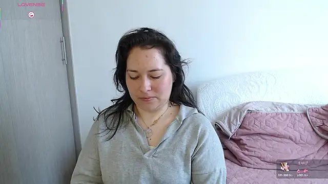May Carlier online show from March 2026 05:34:01 PM