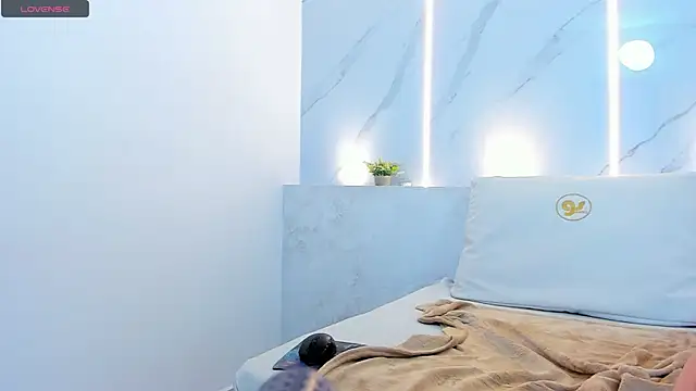 mia becke online show from January 2025 03:13:02 PM