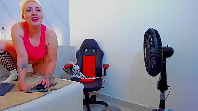 mia becke online show from January 2025 03:26:02 PM