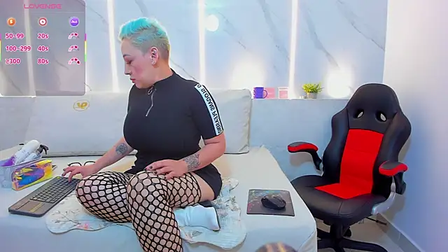 mia becke online show from February 2025 12:16:01 PM