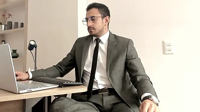 pablo-rincon95 online show from January 2025 03:44:02 PM