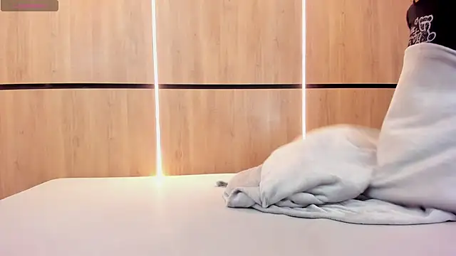 adela chase online show from October 2025 02:56:01 AM