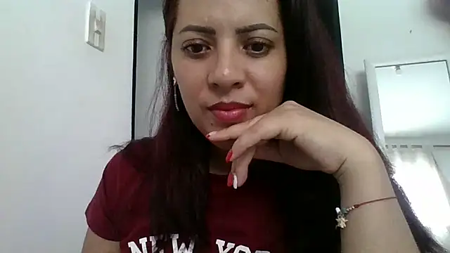 Snapshot of Anne_kis chatting on December 2024 03:31:02 PM Anne kis online show from December 2024 03:31:02 PM