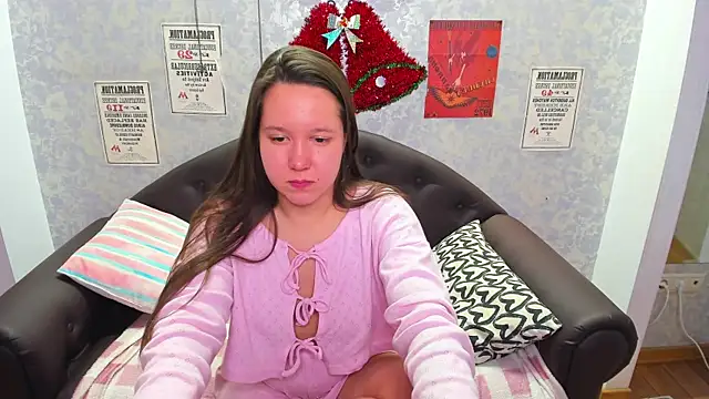 Snapshot of Mira_Karter chatting on December 2024 04:31:02 AM Mira Karter online show from December 2024 04:31:02 AM