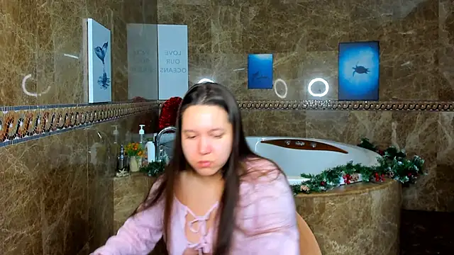 Snapshot of Mira_Karter chatting on January 2025 01:43:02 AM Mira Karter online show from January 2025 01:43:02 AM