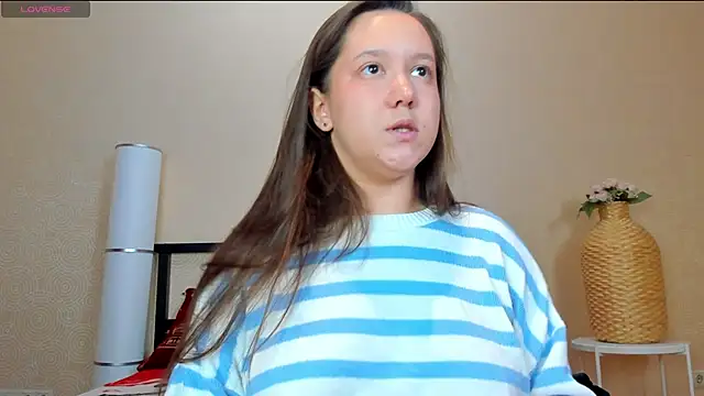 Snapshot of Mira_Karter chatting on October 2025 11:43:01 AM Mira Karter online show from October 2025 11:43:01 AM