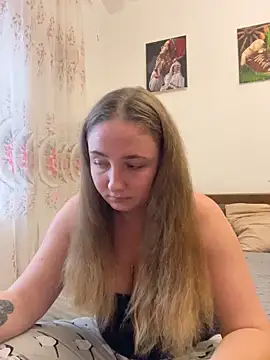 Joannakiss online show from November 2025 12:49:01 PM