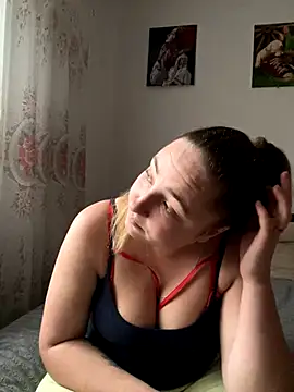 Joannakiss online show from November 2025 02:05:04 PM