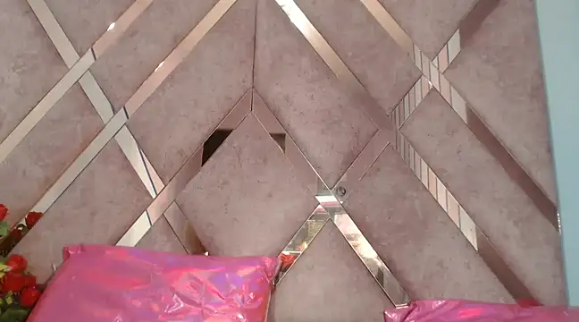 Snapshot of Lucy_White__ chatting on December 2024 11:45:02 PM Lucy White online show from December 2024 11:45:02 PM