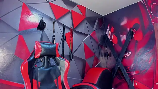 Hana and Zeta online show from January 2026 12:43:02 PM