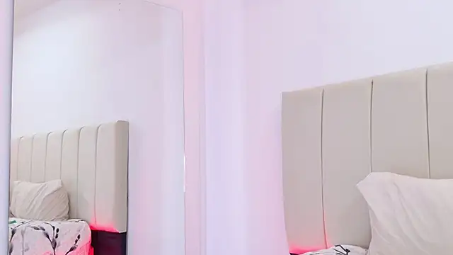 VanessaGlenn online show from April 2026 03:33:02 PM