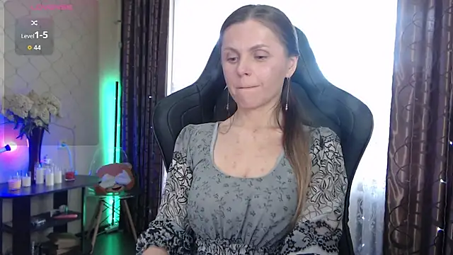 JessieOMays online show from May 2026 06:21:01 AM