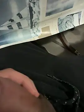 Snapshot of Pussylover_32 chatting on November 2025 07:15:02 PM Pussylover 32 online show from November 2025 07:15:02 PM