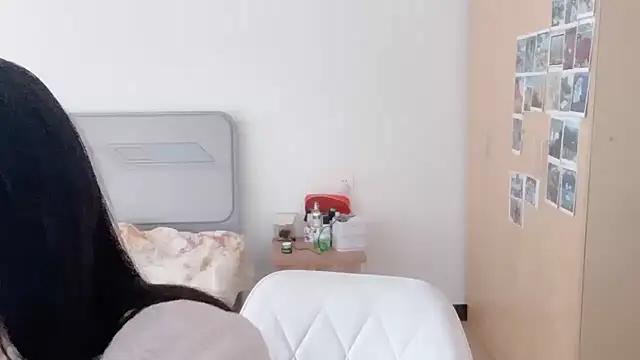 fanfan-FF online show from December 2024 03:25:02 AM