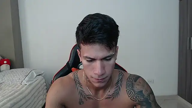 pettergrey1 online show from March 2026 12:11:01 PM