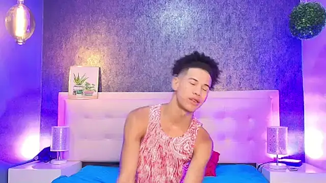 Snapshot of Erick_Zhimerman chatting on March 2025 03:47:01 AM Erick Zhimerman online show from March 2025 03:47:01 AM