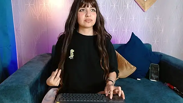 MiaEngels online show from December 2024 04:47:02 PM