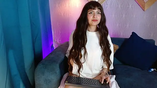 MiaEngels online show from December 2024 05:25:01 PM