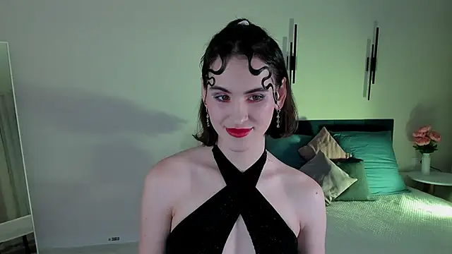 Snapshot of FridaCure chatting on December 2024 05:11:01 PM FridaCure online show from December 2024 05:11:01 PM