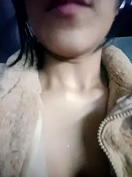 PequeArely online show from February 2025 01:23:01 AM