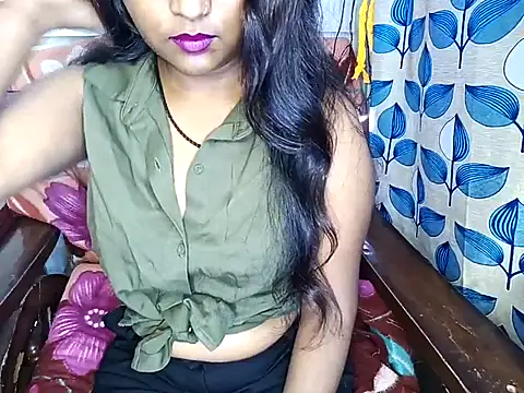 Snapshot of Muktha chatting on February 2025 01:17:02 PM Muktha online show from February 2025 01:17:02 PM