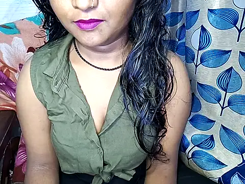 Snapshot of Muktha chatting on March 2025 06:19:02 PM Muktha online show from March 2025 06:19:02 PM