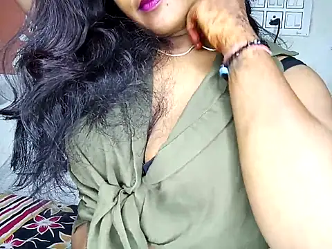 Snapshot of Muktha chatting on October 2025 05:08:02 AM Muktha online show from October 2025 05:08:02 AM