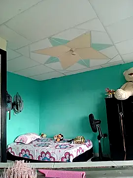 Karii-R online show from March 2026 01:37:02 PM