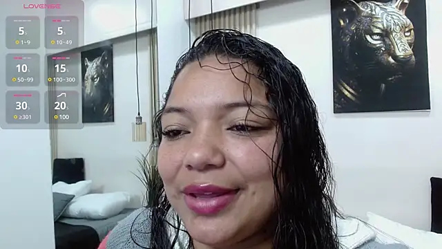 Snapshot of virtual_charm chatting on January 2025 02:14:01 PM virtual charm online show from January 2025 02:14:01 PM