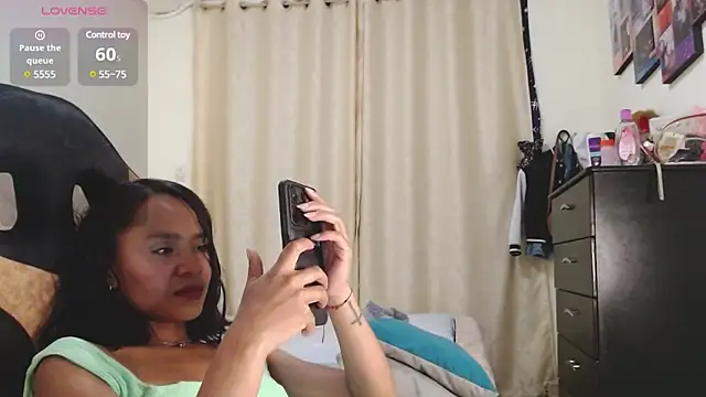 Samary thomas online show from December 2024 02:17:02 AM