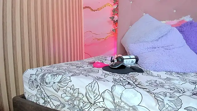 Snapshot of Taylor__cooper chatting on March 2025 12:53:01 AM Taylor cooper online show from March 2025 12:53:01 AM