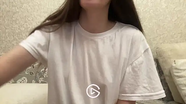 Snapshot of Effi_18 chatting on December 2024 11:45:02 PM Effi 18 online show from December 2024 11:45:02 PM