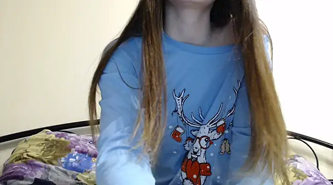 Snapshot of Effi_18 chatting on December 2024 08:38:02 PM Effi 18 online show from December 2024 08:38:02 PM