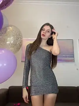 Snapshot of Effi_18 chatting on January 2025 08:10:02 PM Effi 18 online show from January 2025 08:10:02 PM