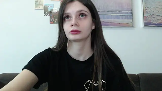 Snapshot of Effi_18 chatting on March 2025 05:34:02 PM Effi 18 online show from March 2025 05:34:02 PM