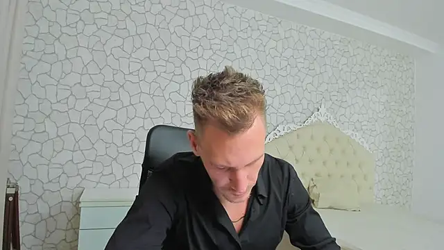 MateoBenjaminX online show from December 2024 04:23:01 PM