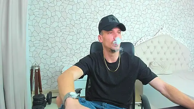 MateoBenjaminX online show from January 2025 09:04:02 PM