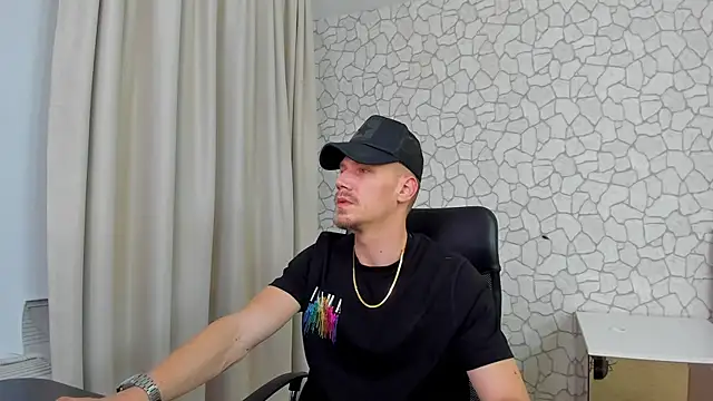 MateoBenjaminX online show from January 2025 07:28:02 PM