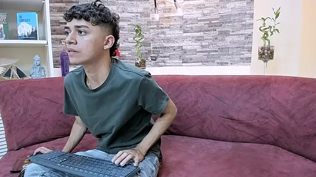 DamiBright online show from February 2025 07:42:01 PM