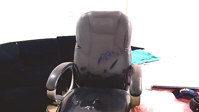 DamiBright online show from March 2025 06:29:01 PM