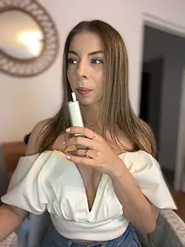 Mia Ethan online show from November 2025 10:35:02 AM