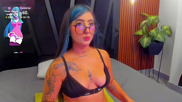 Snapshot of Alahia_Dangelo chatting on December 2024 11:34:02 AM Alahia Dangelo online show from December 2024 11:34:02 AM