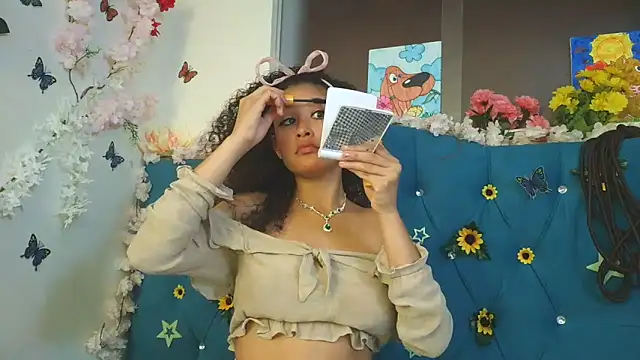 Milkdulce1 online show from June 2026 01:28:02 PM
